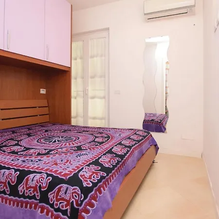 Stunning In W/ Outdoor Swimming Pool, Sauna And 2 Bedrooms Dom wakacyjny *